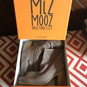 Miz mood Sundance catalog Maggie boots